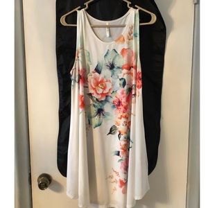 Floral tunic with pockets